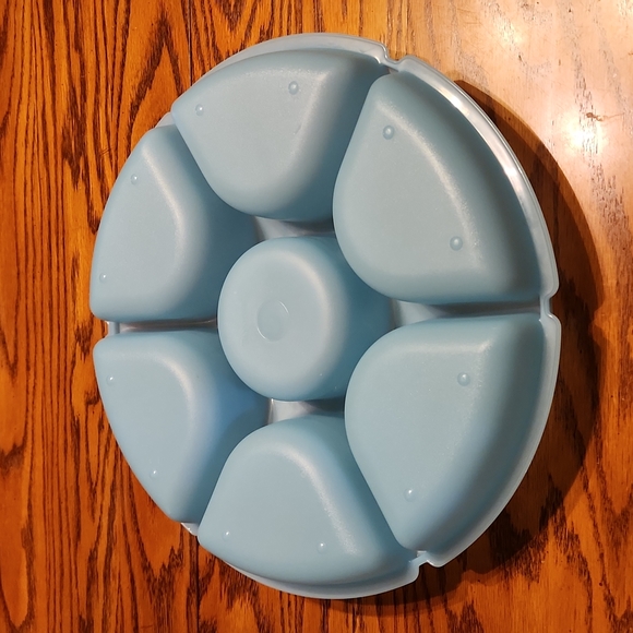 Tupperware Serving Tray with lid - Picture 4 of 6